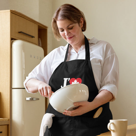 J'❤️ Le Sirop D'Érable Apron — Black | Sapsuckers® French-Canadian Kitchen Apron