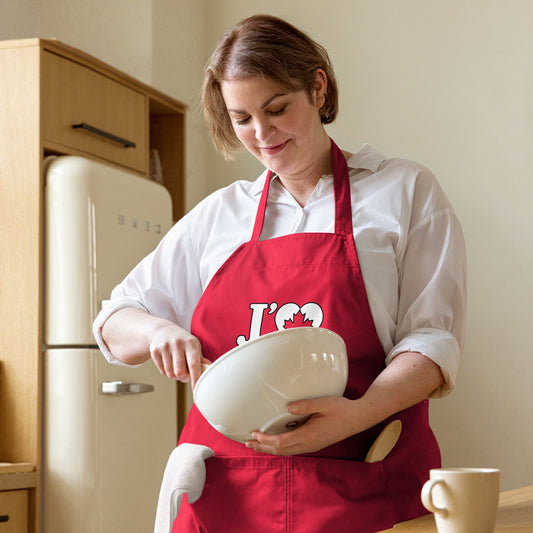 J'❤️ Le Sirop D'Érable Apron — Red | Sapsuckers® French-Canadian Kitchen Apron